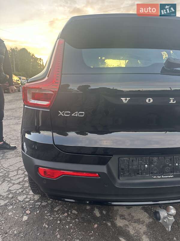 Внедорожник / Кроссовер Volvo XC40 2023 в Ровно