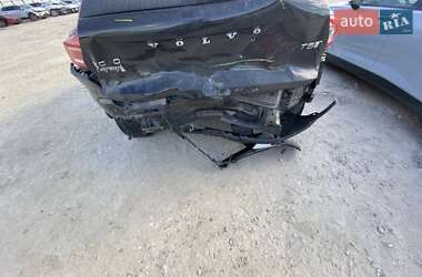 Позашляховик / Кросовер Volvo XC40 2020 в 