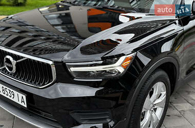 Внедорожник / Кроссовер Volvo XC40 2022 в 