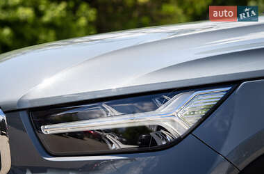 Позашляховик / Кросовер Volvo XC40 2020 в 