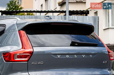 Позашляховик / Кросовер Volvo XC40 2020 в 
