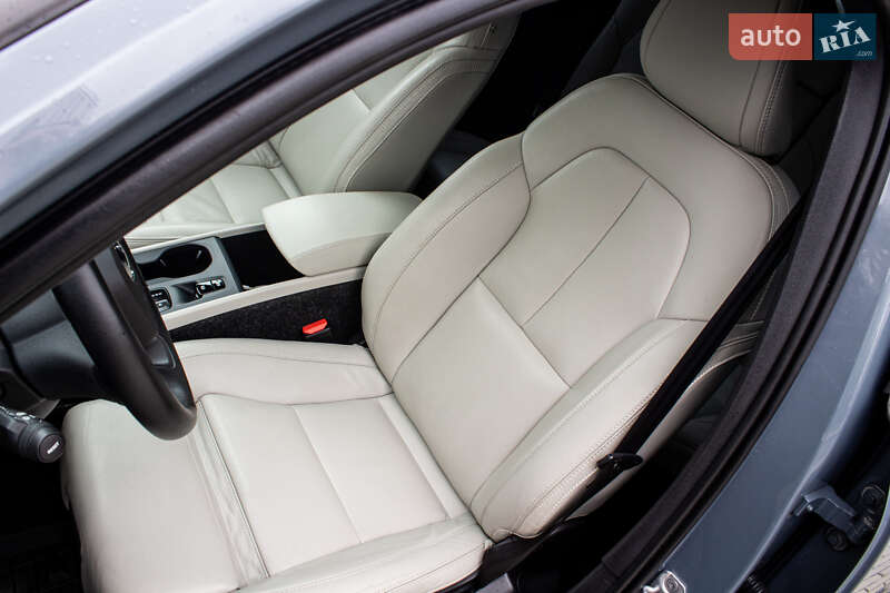 Позашляховик / Кросовер Volvo XC40 2020 в Львові