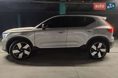 Внедорожник / Кроссовер Volvo XC40 2022 в Киеве