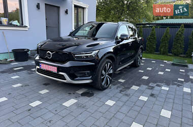 Позашляховик / Кросовер Volvo XC40 2021 в 