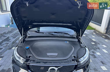 Позашляховик / Кросовер Volvo XC40 2021 в 
