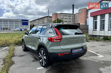 Внедорожник / Кроссовер Volvo XC40 2021 в 