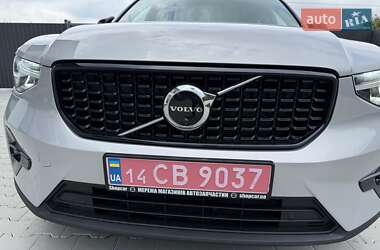 Внедорожник / Кроссовер Volvo XC40 2023 в 
