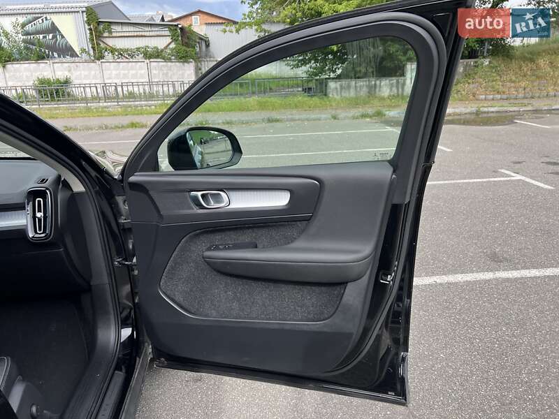 Внедорожник / Кроссовер Volvo XC40 2018 в Киеве