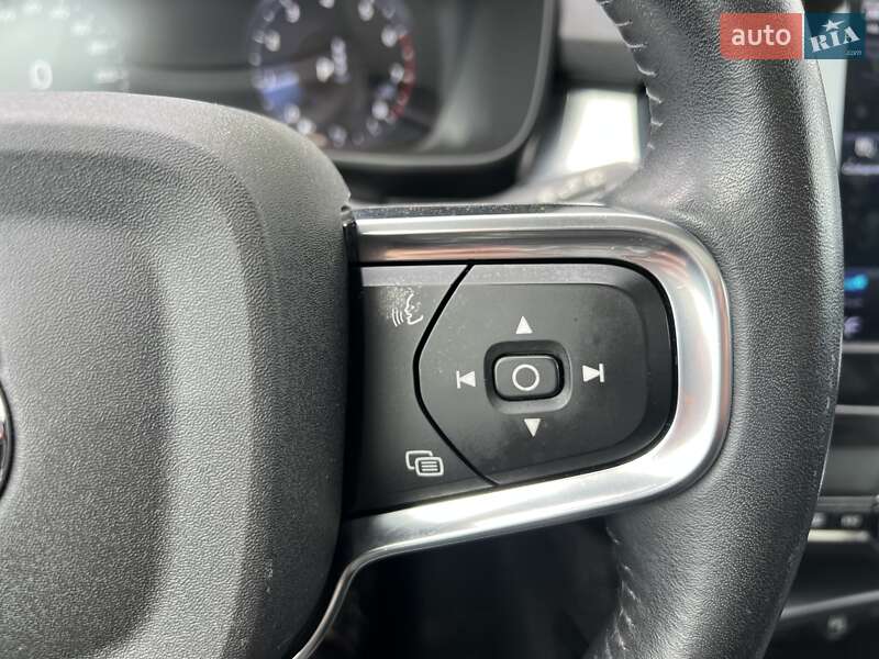 Внедорожник / Кроссовер Volvo XC40 2018 в Киеве