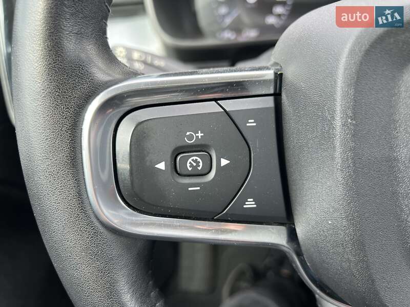 Внедорожник / Кроссовер Volvo XC40 2018 в Киеве