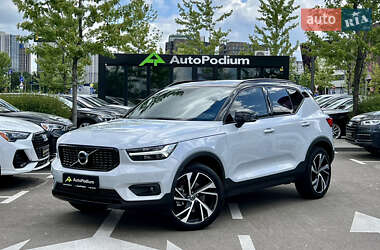 Внедорожник / Кроссовер Volvo XC40 2021 в Киеве