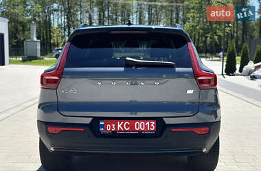 Внедорожник / Кроссовер Volvo XC40 2023 в 