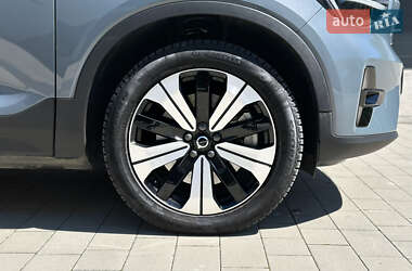 Внедорожник / Кроссовер Volvo XC40 2023 в 