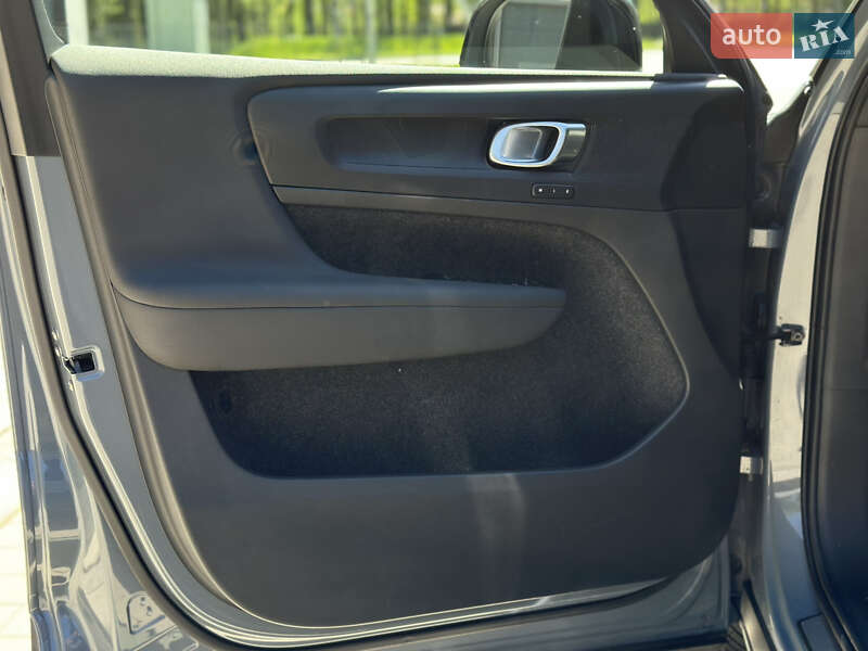 Позашляховик / Кросовер Volvo XC40 2023 в Ковелі