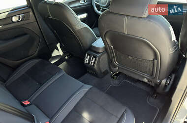 Внедорожник / Кроссовер Volvo XC40 2023 в 