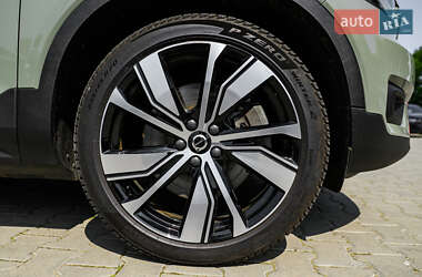 Внедорожник / Кроссовер Volvo XC40 2021 в 