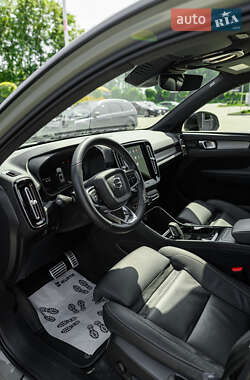 Внедорожник / Кроссовер Volvo XC40 2021 в 