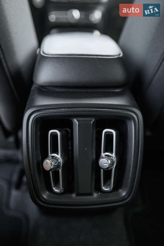 Внедорожник / Кроссовер Volvo XC40 2020 в Львове фото 27 Внедорожник / Кроссовер Volvo XC40 2020 в Львове