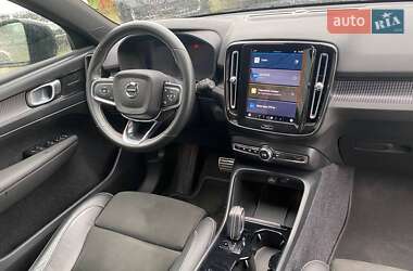 Внедорожник / Кроссовер Volvo XC40 2020 в 