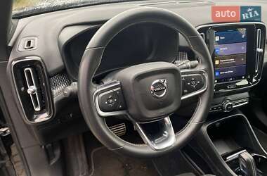 Внедорожник / Кроссовер Volvo XC40 2020 в 