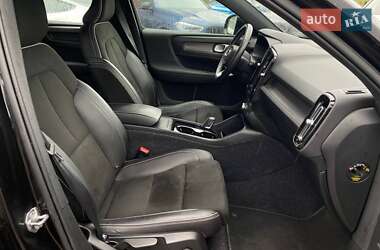 Внедорожник / Кроссовер Volvo XC40 2020 в 