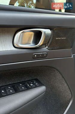 Внедорожник / Кроссовер Volvo XC40 2021 в 