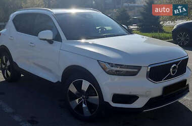 Внедорожник / Кроссовер Volvo XC40 2019 в 