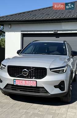 Внедорожник / Кроссовер Volvo XC40 2023 в 