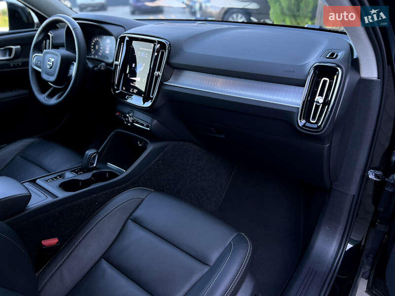Внедорожник / Кроссовер Volvo XC40 2020 в Одессе