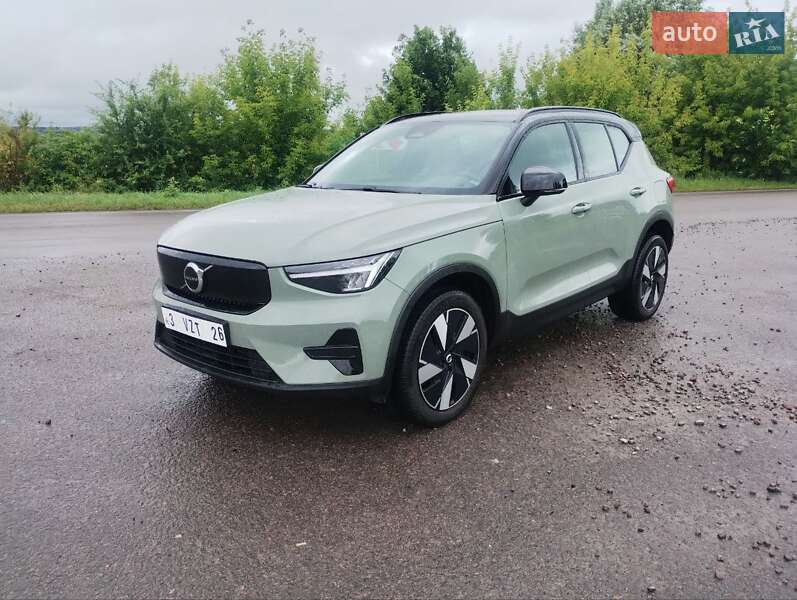 Внедорожник / Кроссовер Volvo XC40 2023 в Дубно