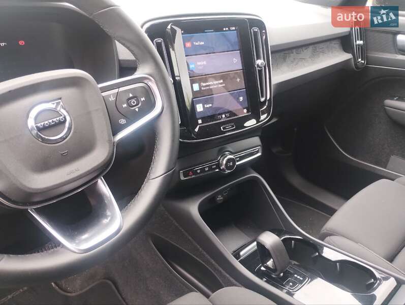 Внедорожник / Кроссовер Volvo XC40 2023 в Дубно