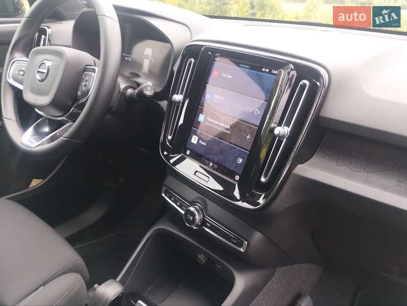 Внедорожник / Кроссовер Volvo XC40 2023 в Дубно