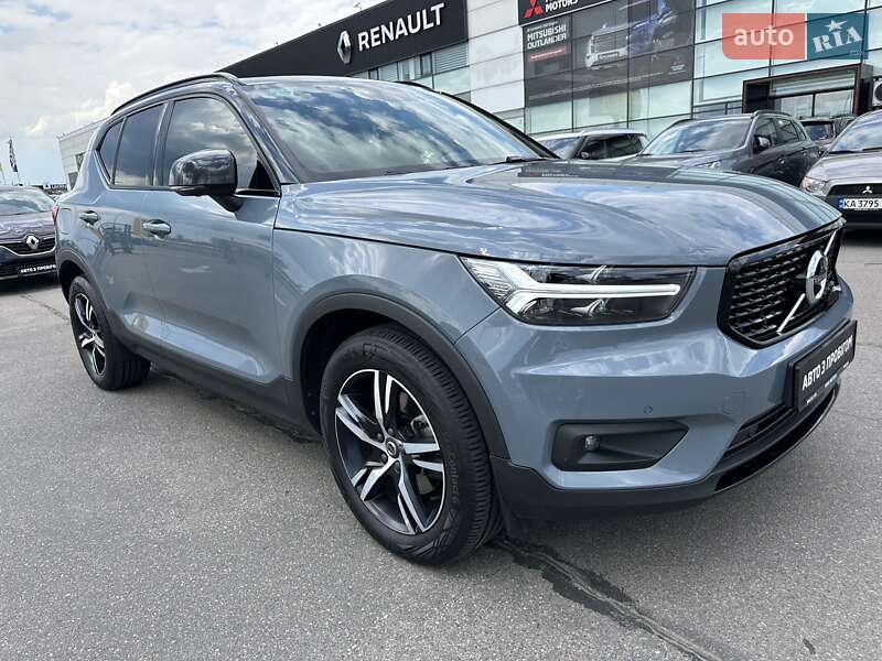 Внедорожник / Кроссовер Volvo XC40 2020 в Киеве