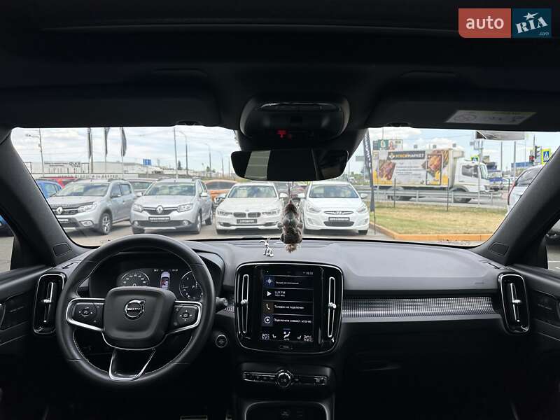 Внедорожник / Кроссовер Volvo XC40 2020 в Киеве