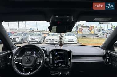 Внедорожник / Кроссовер Volvo XC40 2020 в 