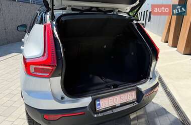 Внедорожник / Кроссовер Volvo XC40 2021 в 