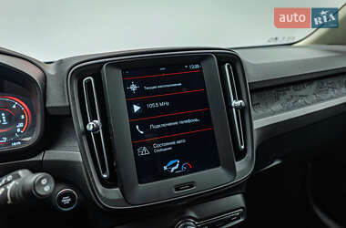 Внедорожник / Кроссовер Volvo XC40 2018 в 