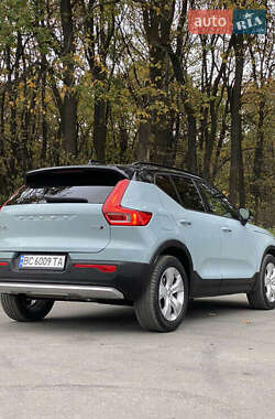 Внедорожник / Кроссовер Volvo XC40 2018 в 