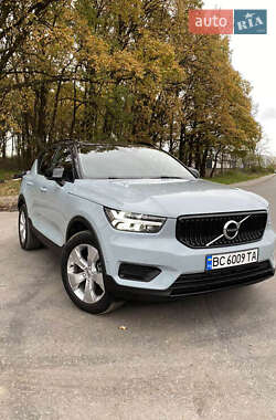 Внедорожник / Кроссовер Volvo XC40 2018 в 