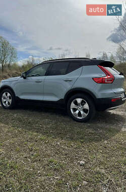 Внедорожник / Кроссовер Volvo XC40 2018 в 