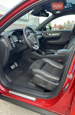 Внедорожник / Кроссовер Volvo XC40 2020 в 