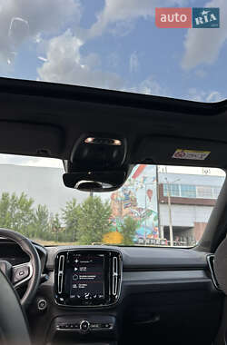 Внедорожник / Кроссовер Volvo XC40 2020 в 