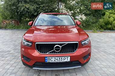 Внедорожник / Кроссовер Volvo XC40 2018 в 