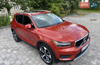 Внедорожник / Кроссовер Volvo XC40 2018 в 