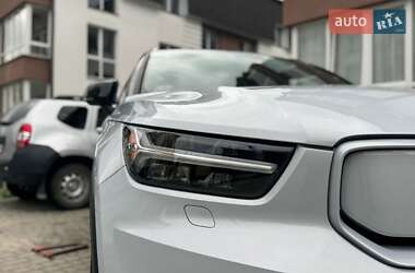 Внедорожник / Кроссовер Volvo XC40 2021 в 
