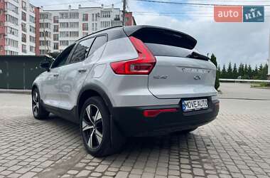 Внедорожник / Кроссовер Volvo XC40 2021 в 