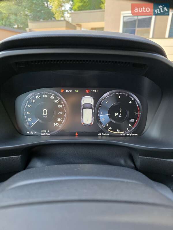 Внедорожник / Кроссовер Volvo XC40 2018 в Киеве