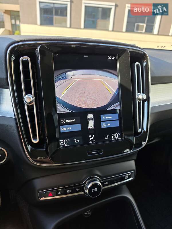 Внедорожник / Кроссовер Volvo XC40 2018 в Киеве