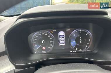 Внедорожник / Кроссовер Volvo XC40 2018 в 