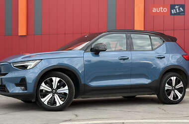 Внедорожник / Кроссовер Volvo XC40 2022 в 